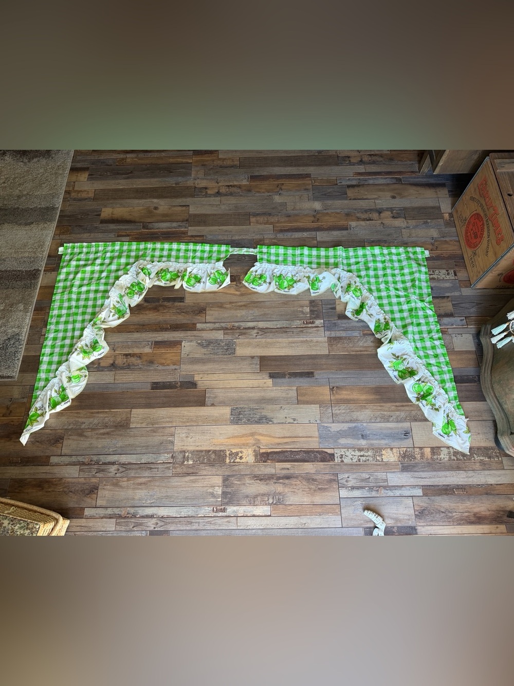 Vintage Green & White Gingham Green Apple Swag Curtain Valance Country Cottage